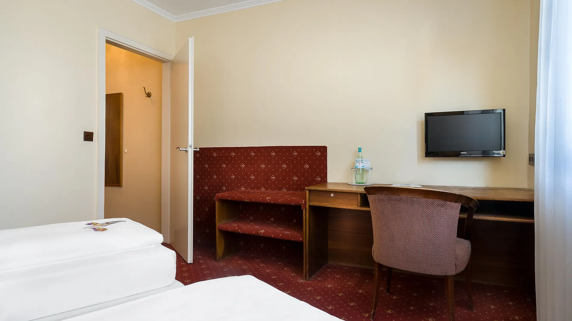 *** Hotel Plaza Inn Rieker Stuttgart Hauptbahnhof Germany