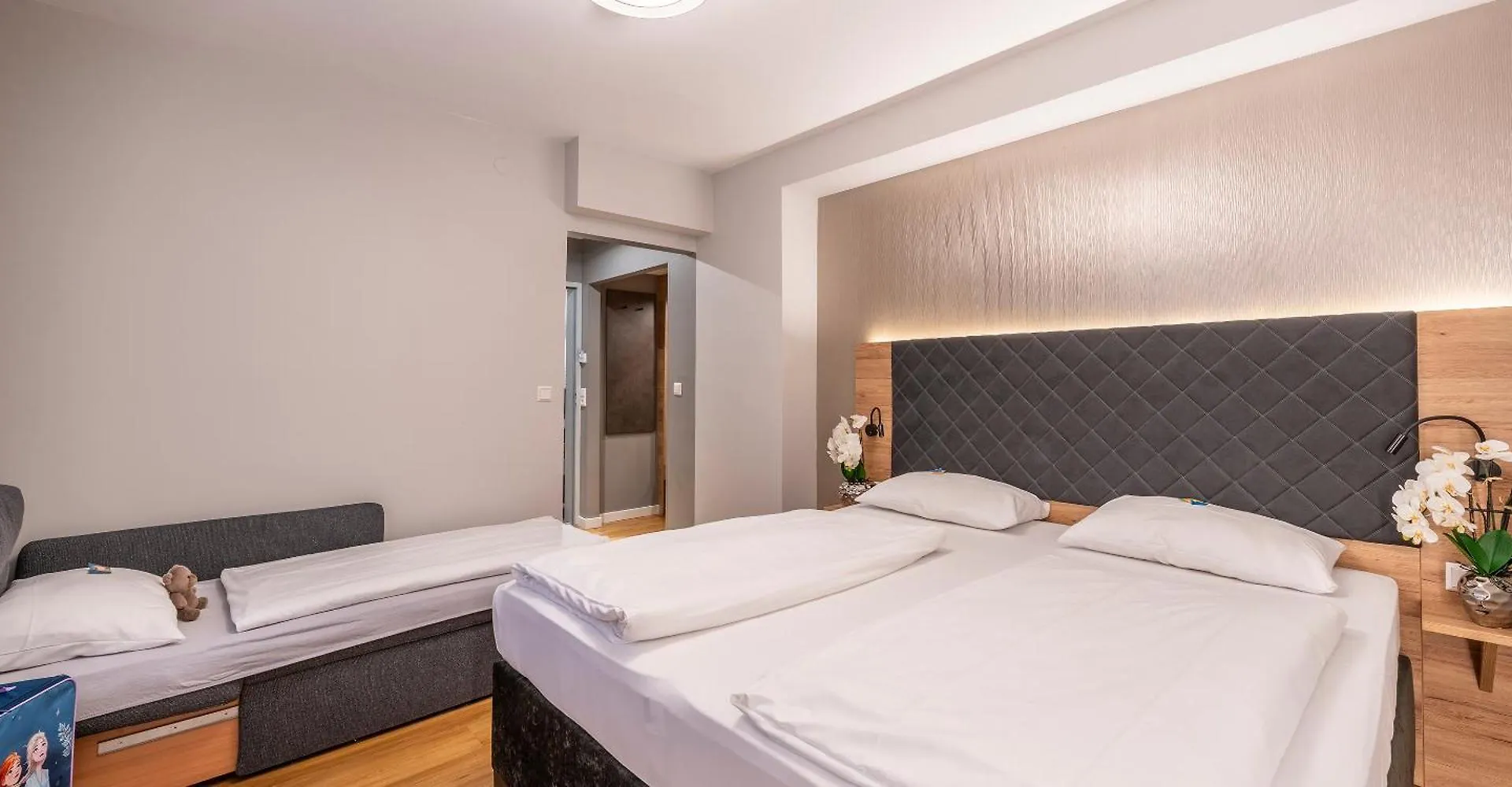 *** Hotel Plaza Inn Rieker Stuttgart Hauptbahnhof Germany