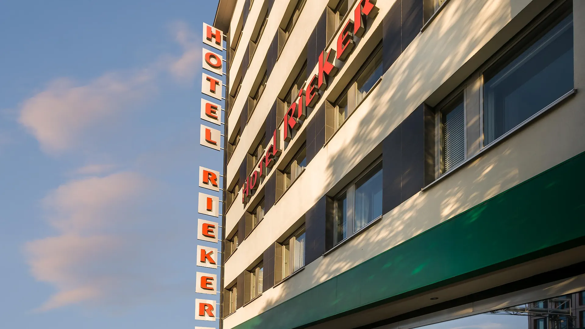 Hotel Plaza Inn Rieker Stuttgart Hauptbahnhof