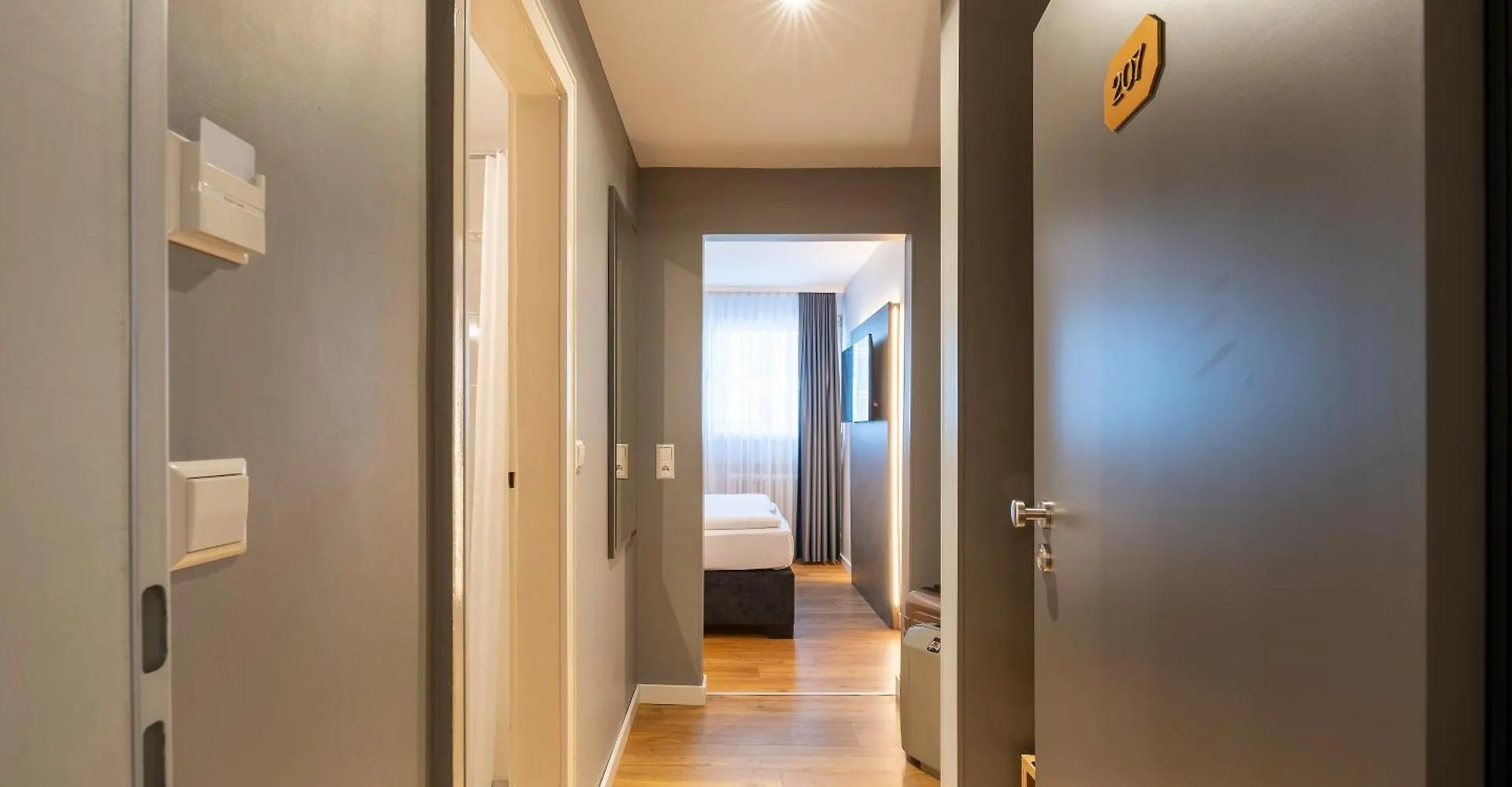 *** Hotel Plaza Inn Rieker Stuttgart Hauptbahnhof Germany