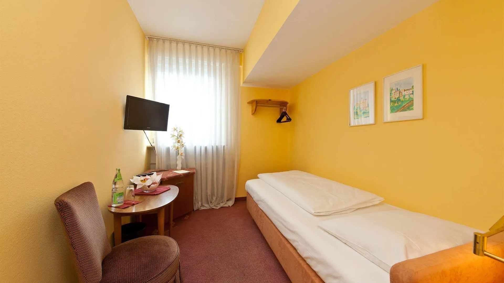 Hotel Plaza Inn Rieker Stuttgart Hauptbahnhof