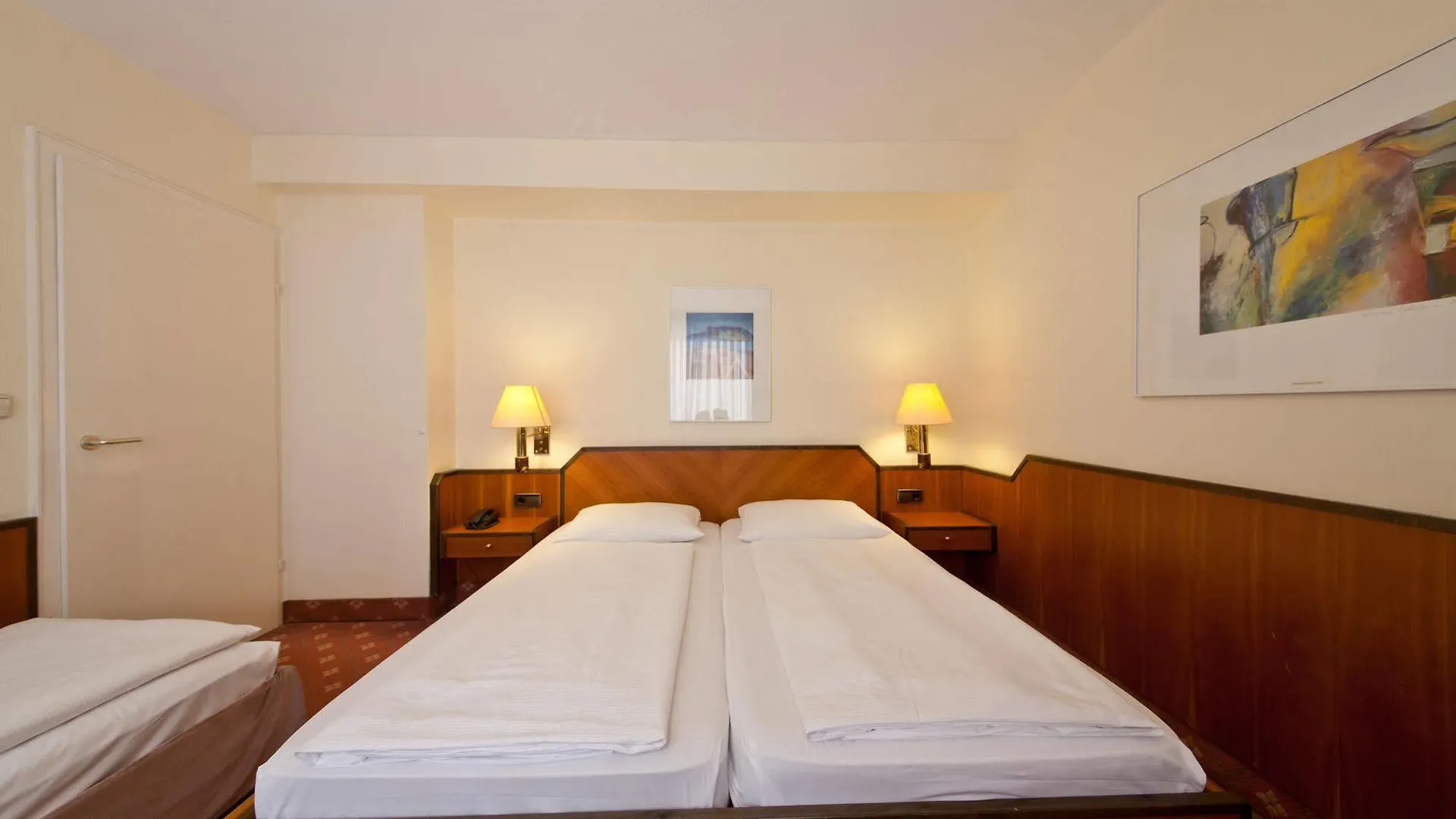 Plaza Inn Rieker Stuttgart Hauptbahnhof 3*,