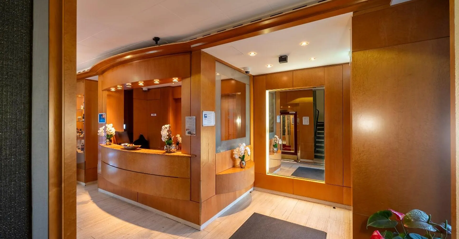 Hotel Plaza Inn Rieker Stuttgart Hauptbahnhof