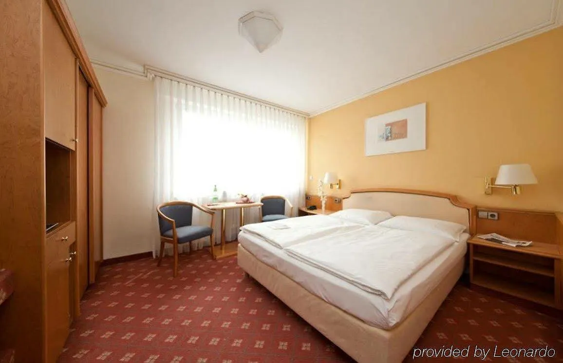 Plaza Inn Rieker Stuttgart Hauptbahnhof 3*,